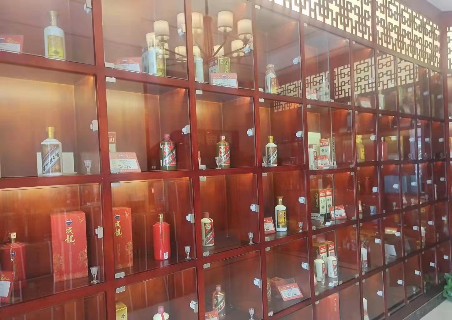 龙凤潍坊诸城15年茅台酒回收多少钱哪里回收(附近上门回收茅台酒）?
